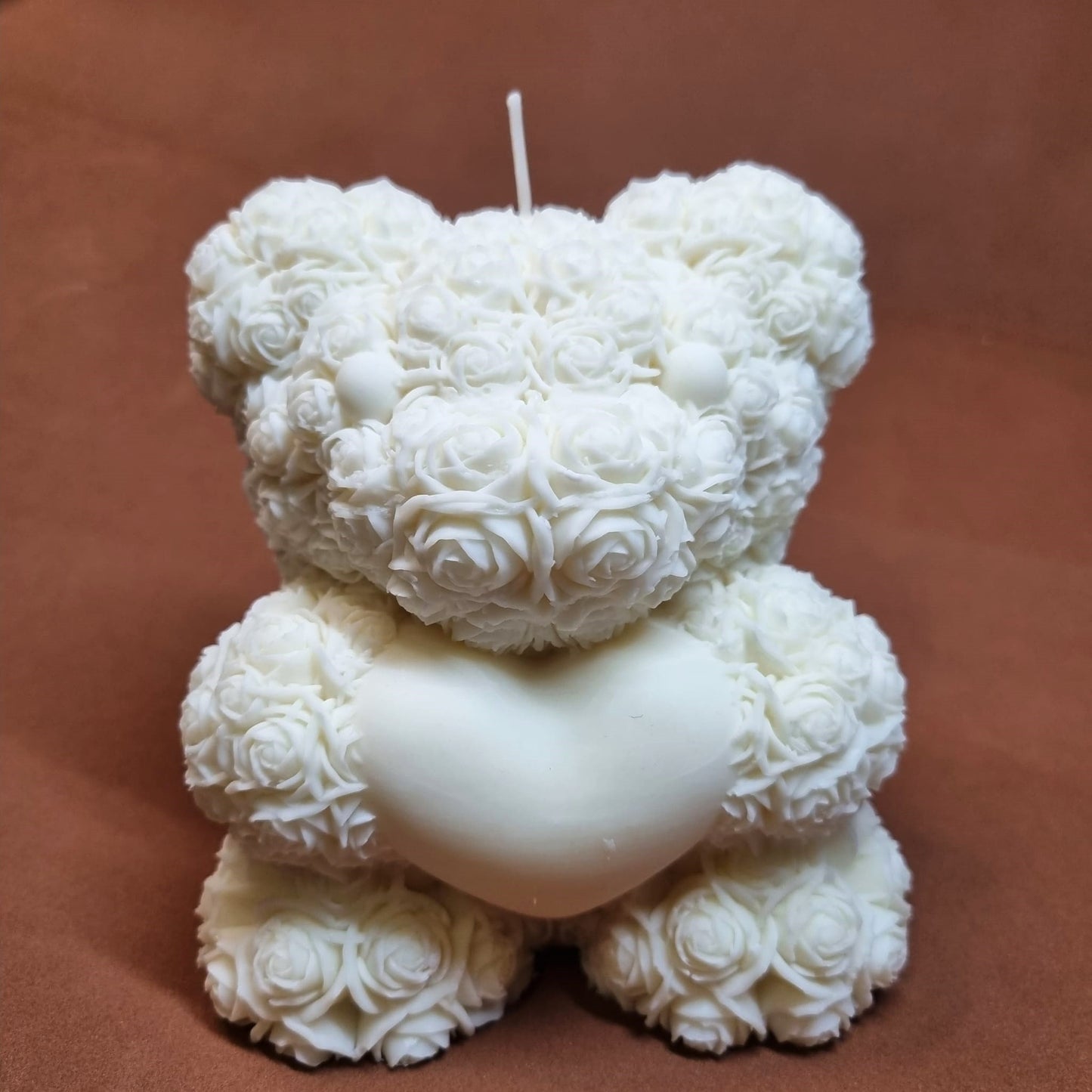 Candela artigianale " Orso con cuore" profumata in cera di soia