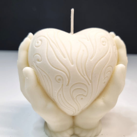 Candela profumata "Mano con cuore" in cera di soia naturale