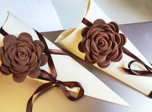 Fiore in gomma eva realizzato a mano